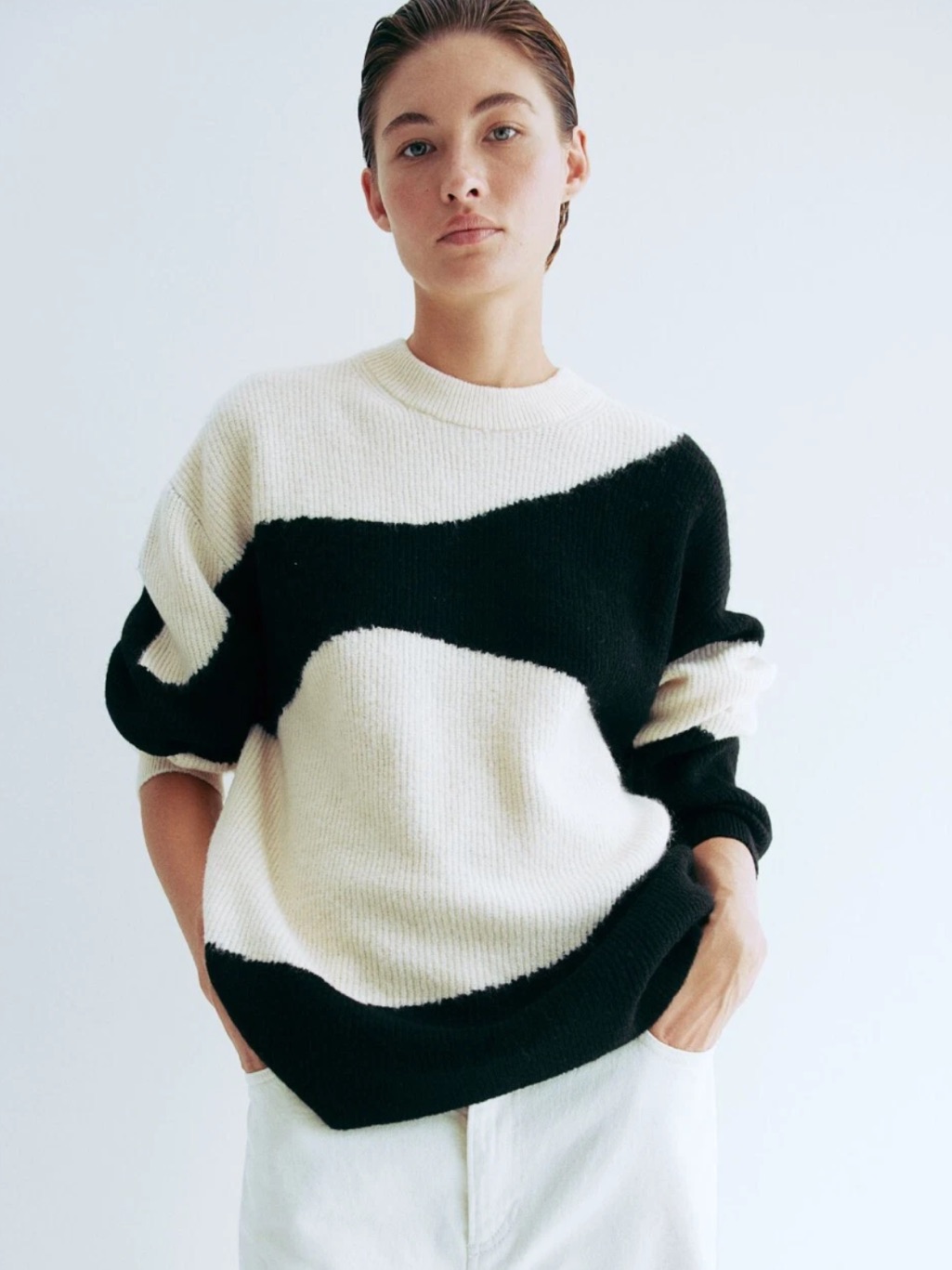 H&M Oversized Wavy Abstract Print Black And White Jumper